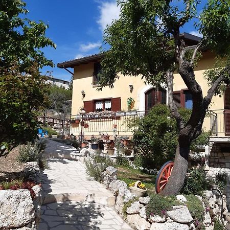 Bed and Breakfast Il Girasole Castelvecchio Calvisio Экстерьер фото
